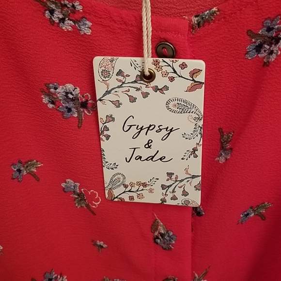 Gypsy & Jade Sleeveless Coral Red Print Top in 1X - Picture 3 of 10